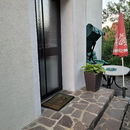 Hahn شقة