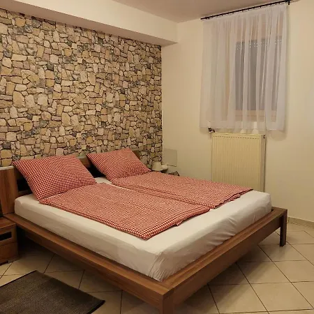 Hahn Apartment