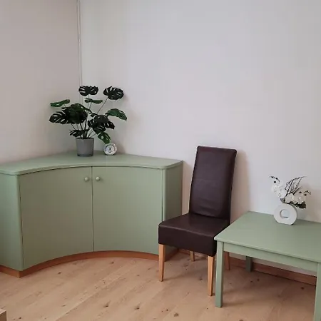 Hahn Apartment *